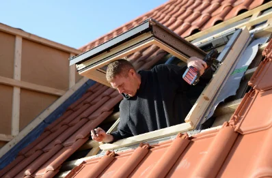 Pose de fenêtres de toit Velux à Suzay